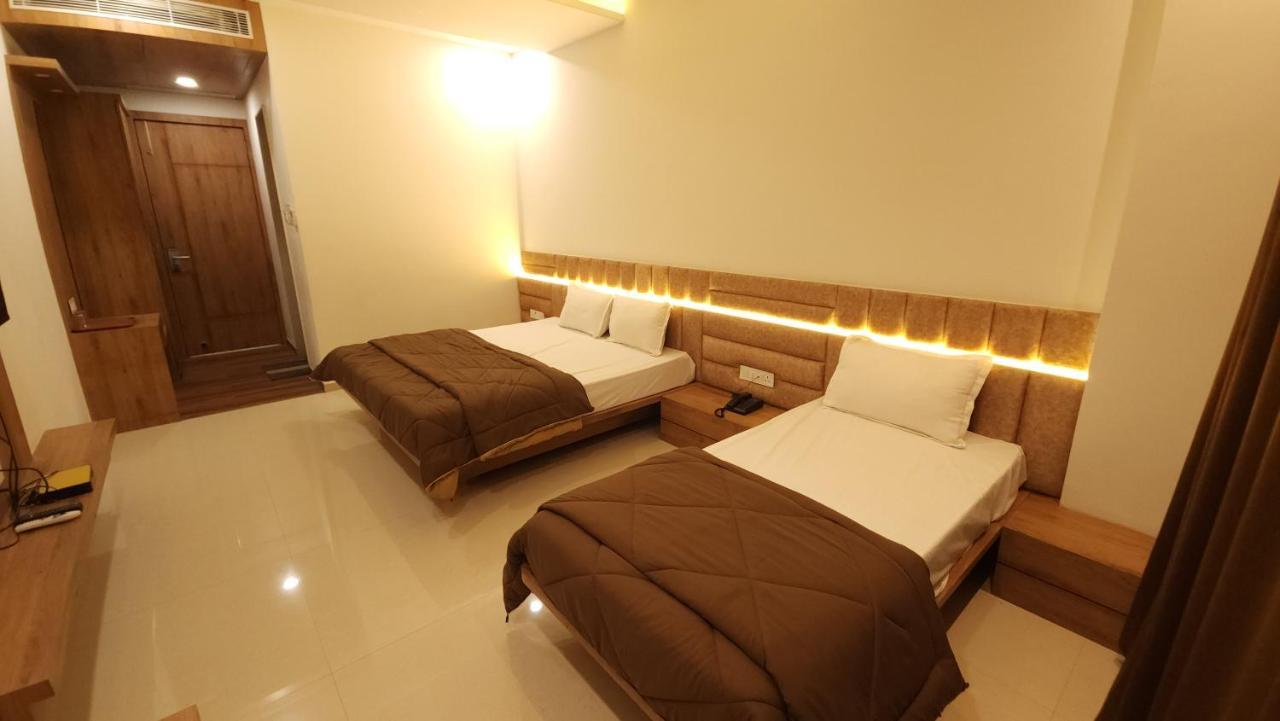 Aanandam Greens Hotel Sehore Bagian luar foto