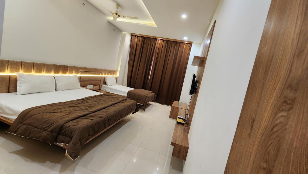 Aanandam Greens Hotel Sehore Bagian luar foto